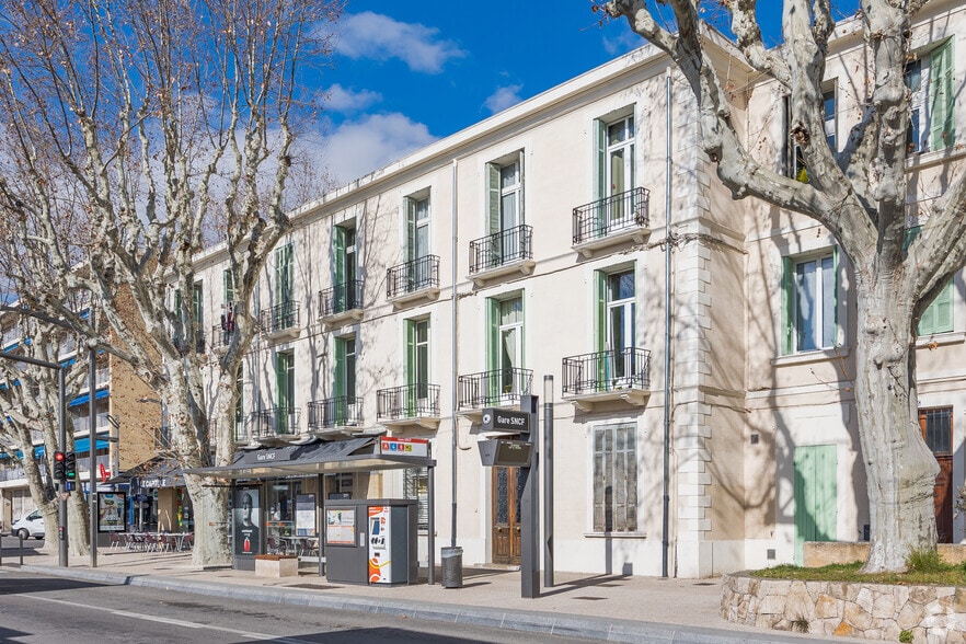 Office in Aix-en-Provence for lease - Building Photo - Image 3 of 4