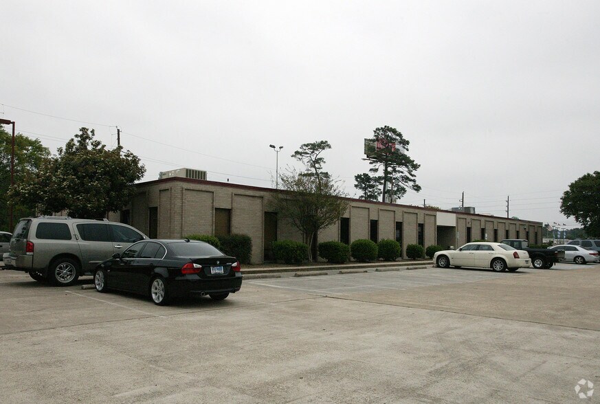 9813 Memorial Blvd, Humble, TX for sale - Primary Photo - Image 1 of 1