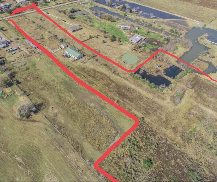 17530 Kickapoo Rd, Waller, TX 77484