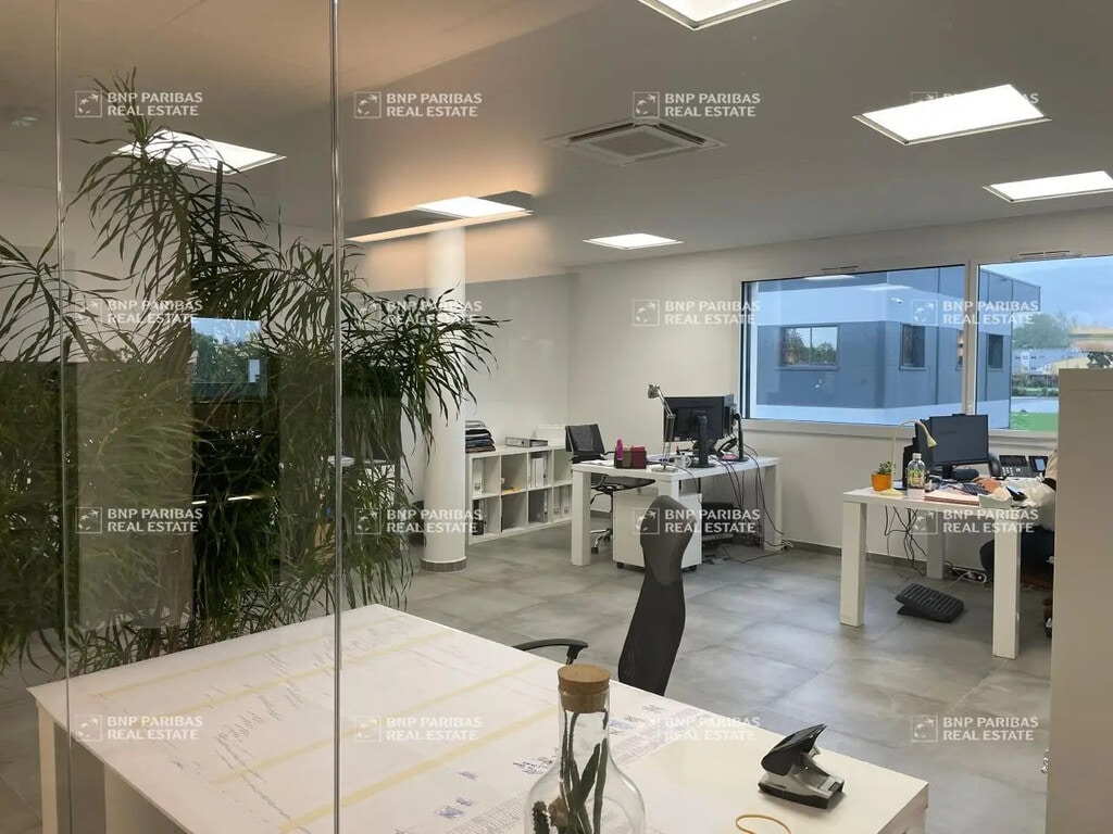 Vente Bureaux 794 m² - Photo 1