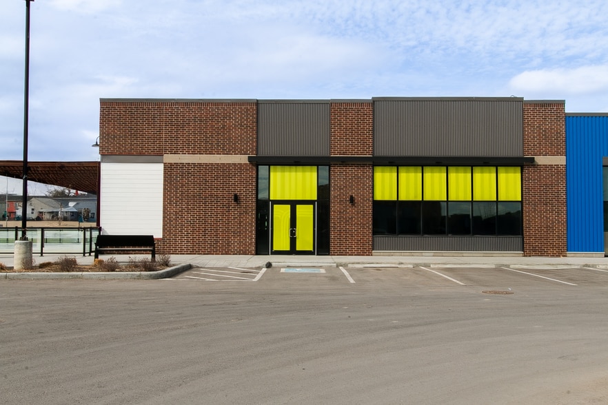 1561 210 Ave, Calgary, AB for lease - Building Photo - Image 2 of 11