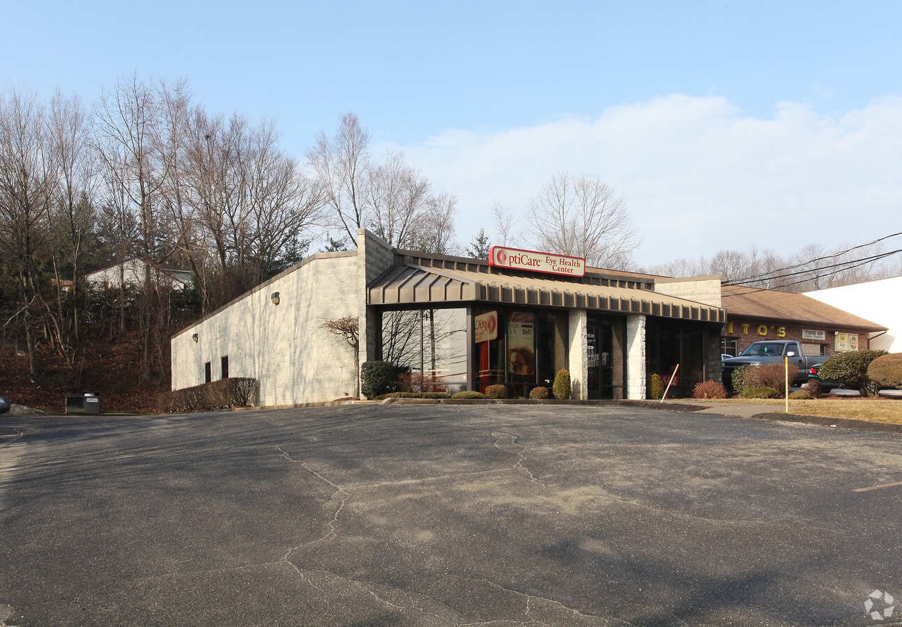 604 Lakewood Rd, Waterbury, CT 06704