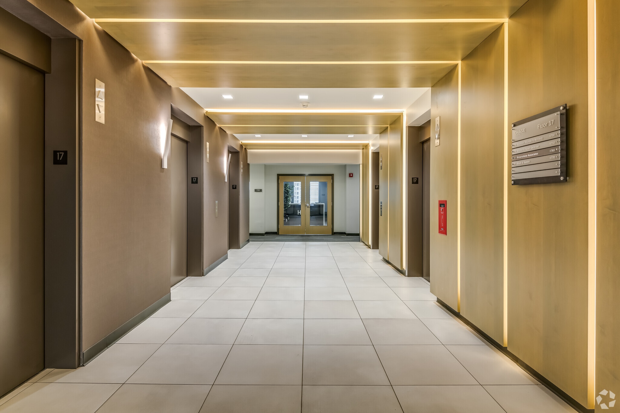 111 E Wisconsin Ave, Milwaukee, WI for lease Interior Photo- Image 1 of 4