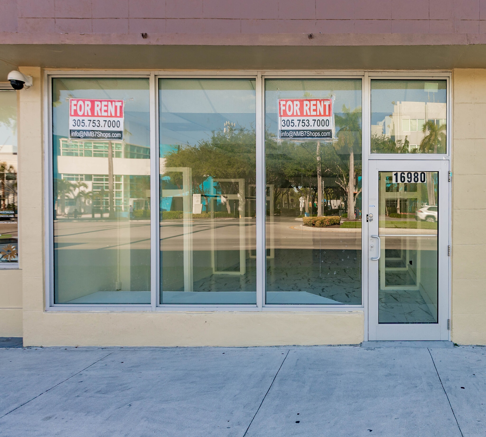 16978-16990 NE 19th Ave, North Miami Beach, FL for lease Building Photo- Image 1 of 17