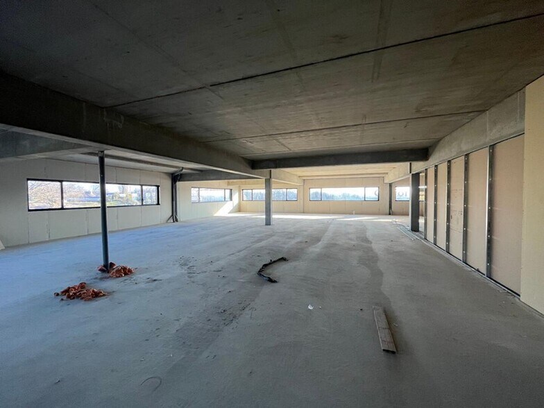 Office in Quimper for lease - Building Photo - Image 1 of 4