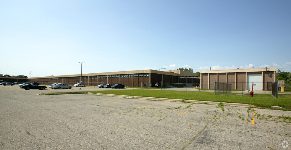 2929 32nd St SE, Kentwood, MI for lease - Building Photo - Image 3 of 26