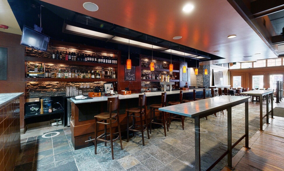 313 N Charles St, Baltimore, MD for sale - Interior Photo - Image 2 of 15