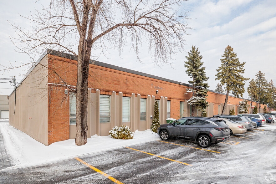 600 Av Orly, Dorval, QC for lease - Primary Photo - Image 1 of 3