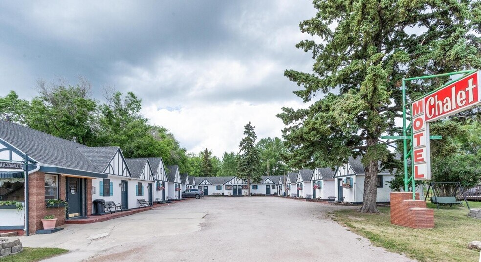 933 Mount Rushmore Rd, Custer, SD for sale - Building Photo - Image 1 of 1