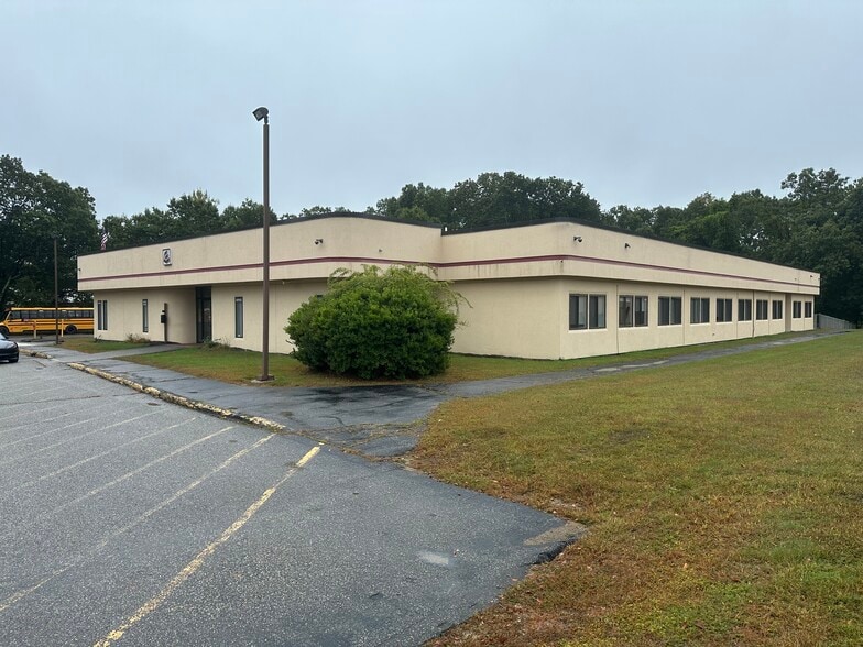 10 Commerce Dr, Columbia, CT for lease - Primary Photo - Image 1 of 19