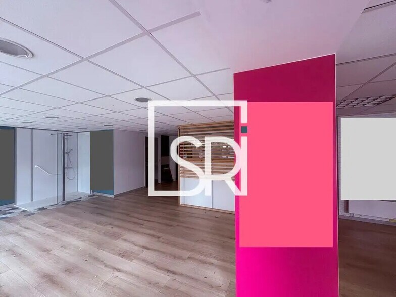 Retail in Clermont-Ferrand for lease - Interior Photo - Image 3 of 20