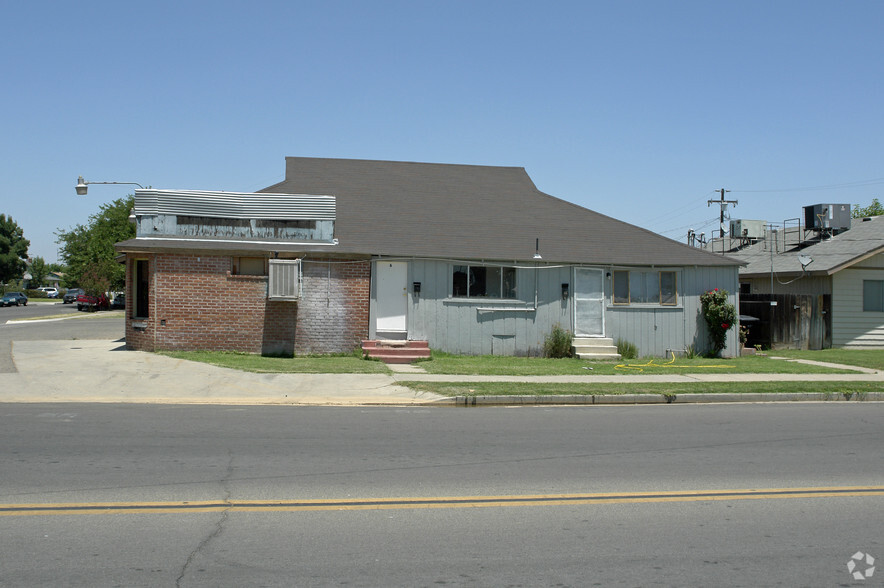 537 W Pine St, Exeter, CA for lease - Building Photo - Image 2 of 4