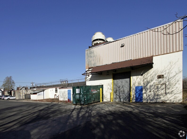 84 Schuyler Ave, Kearny, NJ 07032