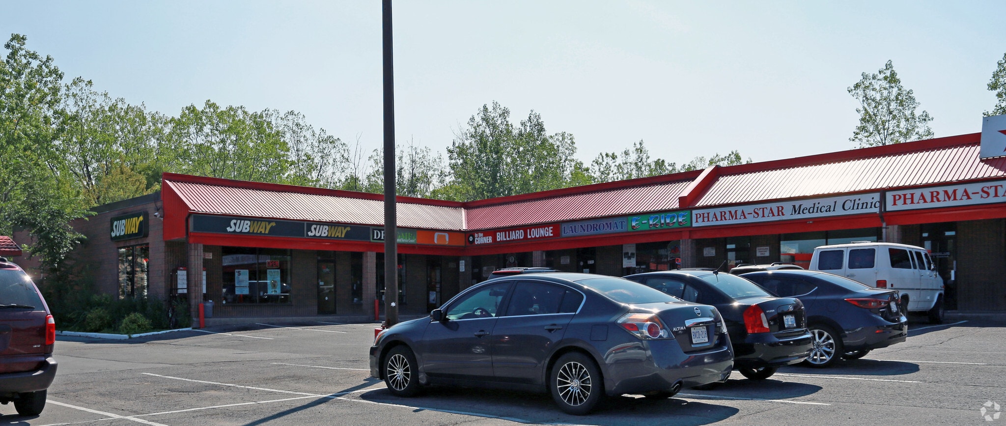 448 Welland Ave, St Catharines, ON for sale Primary Photo- Image 1 of 1