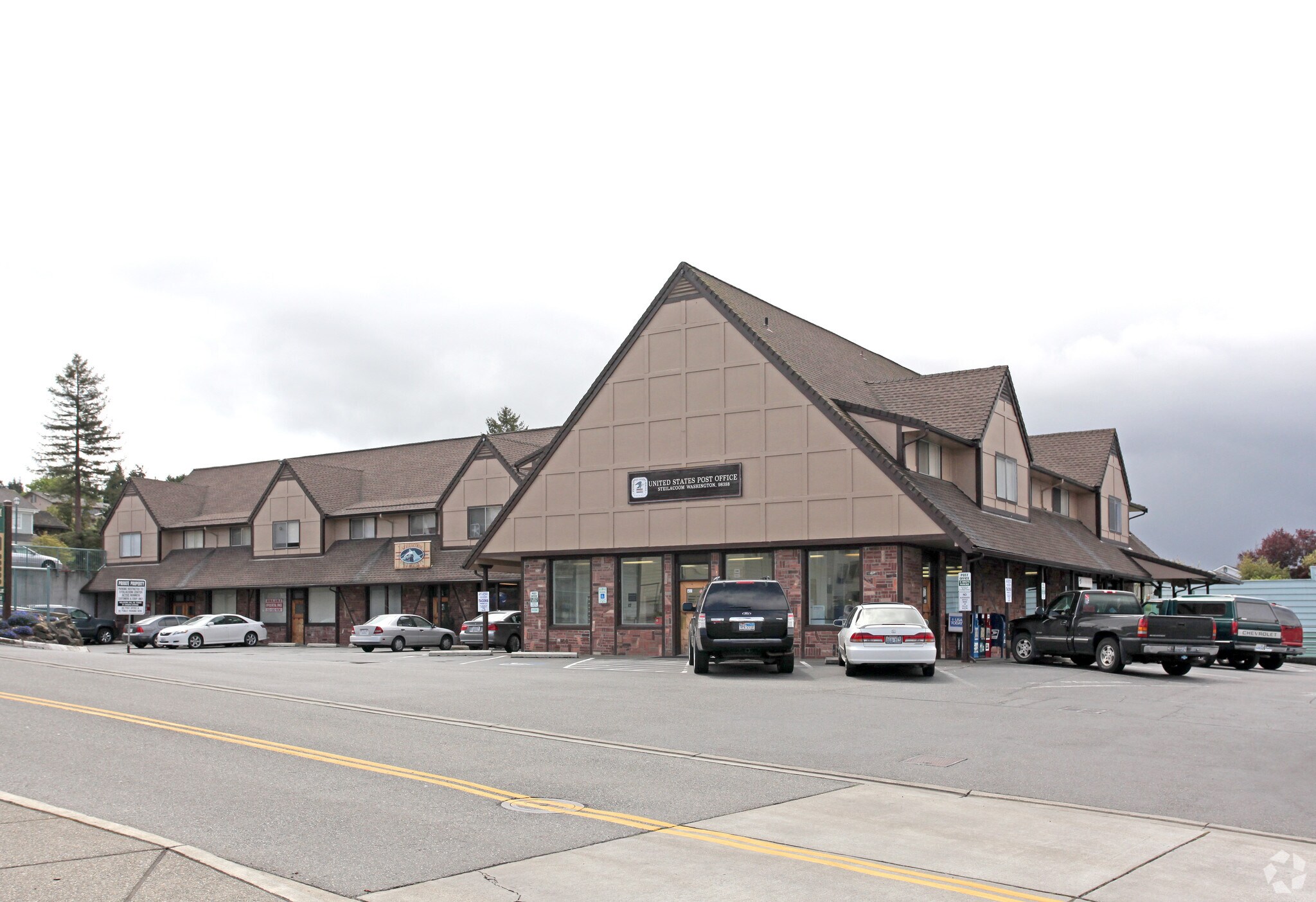 206-218 Wilkes St, Steilacoom, WA for lease Building Photo- Image 1 of 5