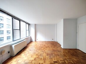 155 E 55th St, New York, NY for lease Interior Photo- Image 2 of 5