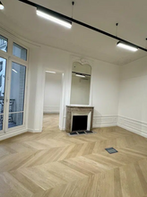 Office in Paris for lease Interior Photo- Image 2 of 10