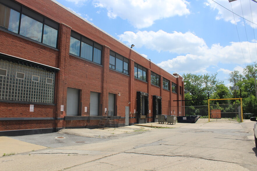 3931 S Leavitt St, Chicago, IL for lease - Building Photo - Image 2 of 7