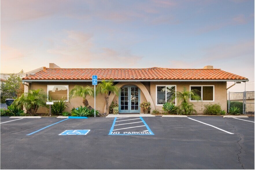 2236 Encinitas Blvd, Encinitas, CA 92024