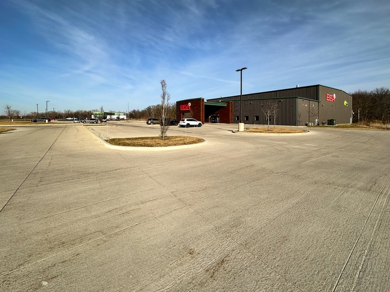 200 Intertech Pky, Angola, IN for sale - Building Photo - Image 2 of 16
