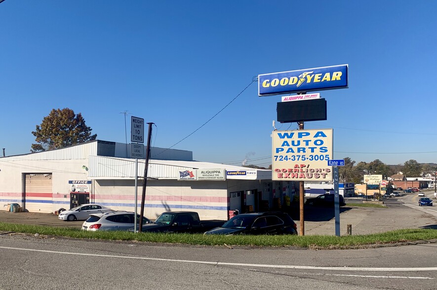 2613 Brodhead Rd, Aliquippa, PA for lease - Building Photo - Image 1 of 4