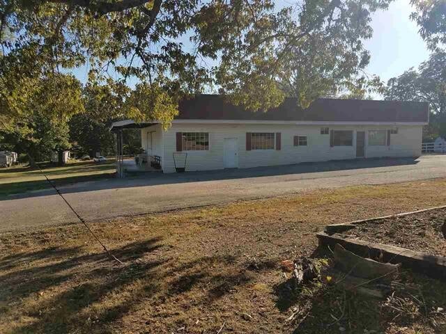 660 E Main St, Parsons, TN for lease Building Photo- Image 1 of 5