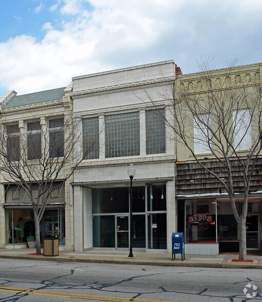 137 Scales St, Reidsville, NC 27320 Retail for Lease