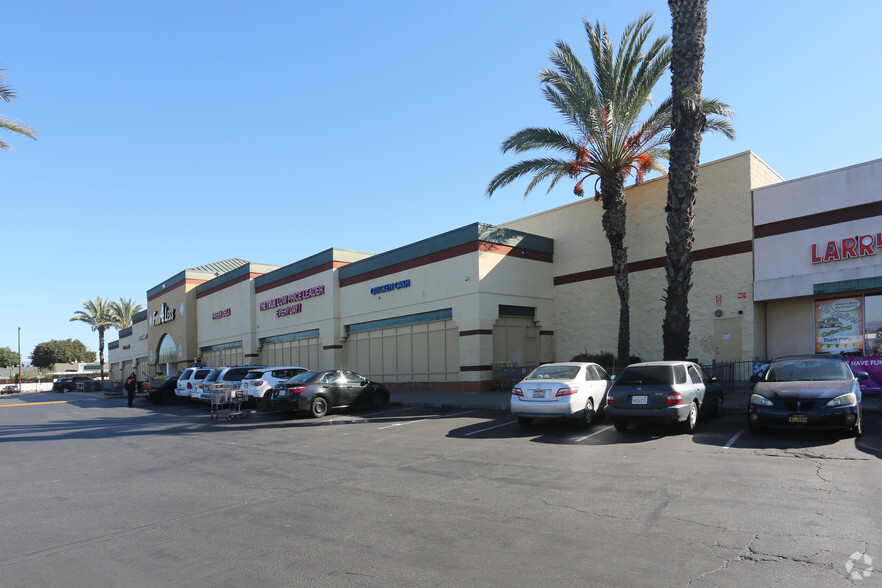 914 W Orangethorpe Ave, Fullerton, CA for lease - Primary Photo - Image 1 of 5