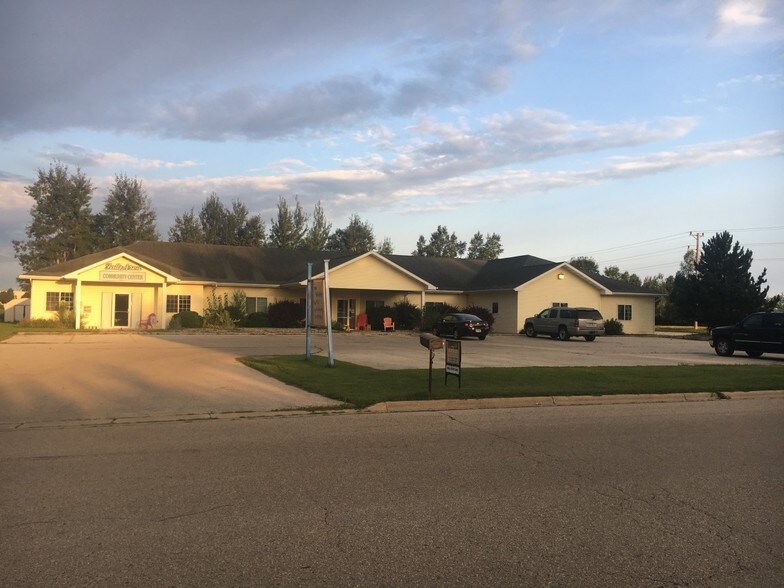 535 N Munsert Ave, Oconto Falls, WI for sale - Building Photo - Image 1 of 1