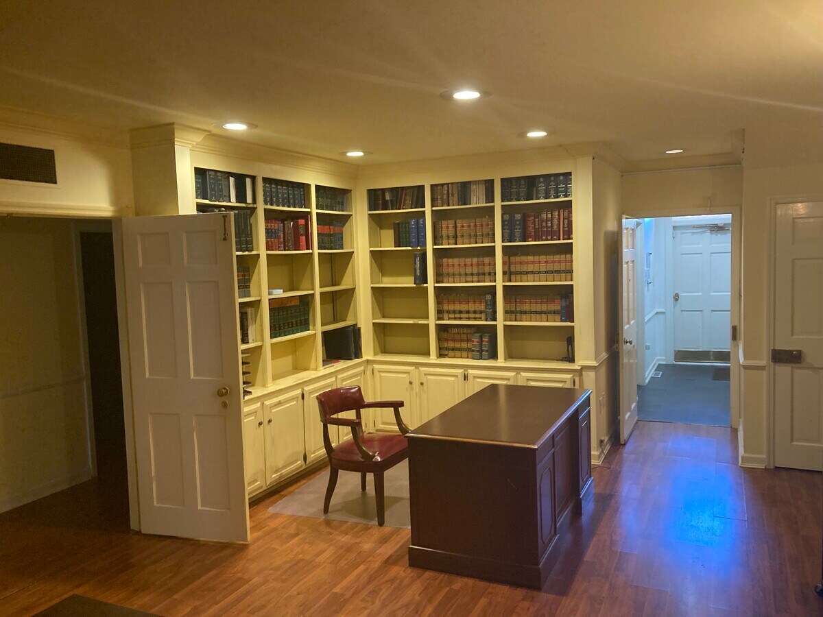 135 Kings Way, Hampton, VA 23669