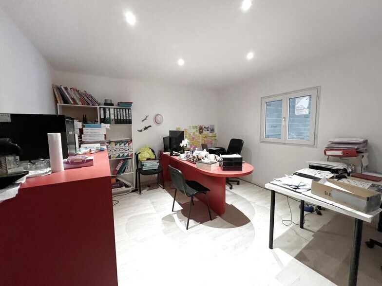 Industrial in Reims for lease - Interior Photo - Image 3 of 4