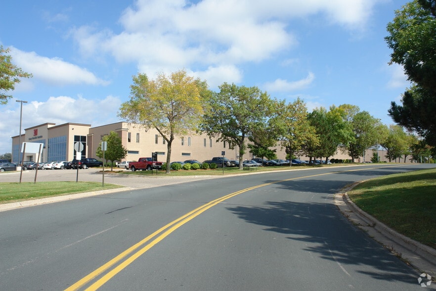 5600 Hwy 169 N, New Hope, MN for lease - Building Photo - Image 2 of 3