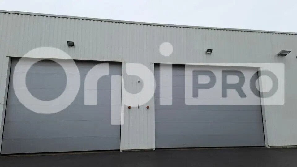 Location Local d'activités 500 m² - Photo 1