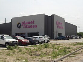 Planet Fitness Plaza - Storefront Property