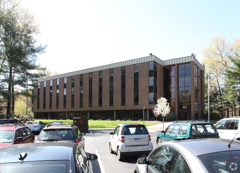 40 Tower Ln, Avon, CT for sale - Primary Photo - Image 1 of 1