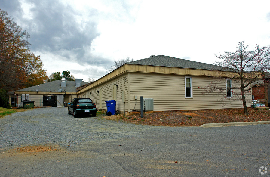 600 Matthews Mint Hill Rd, Matthews, NC for lease - Building Photo - Image 3 of 10