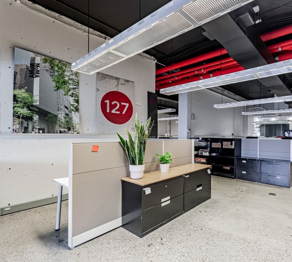 33 Harbour Sq, Toronto, ON M5J 2G2 - Unit 288 - - Interior Photo - Image 2 of 11
