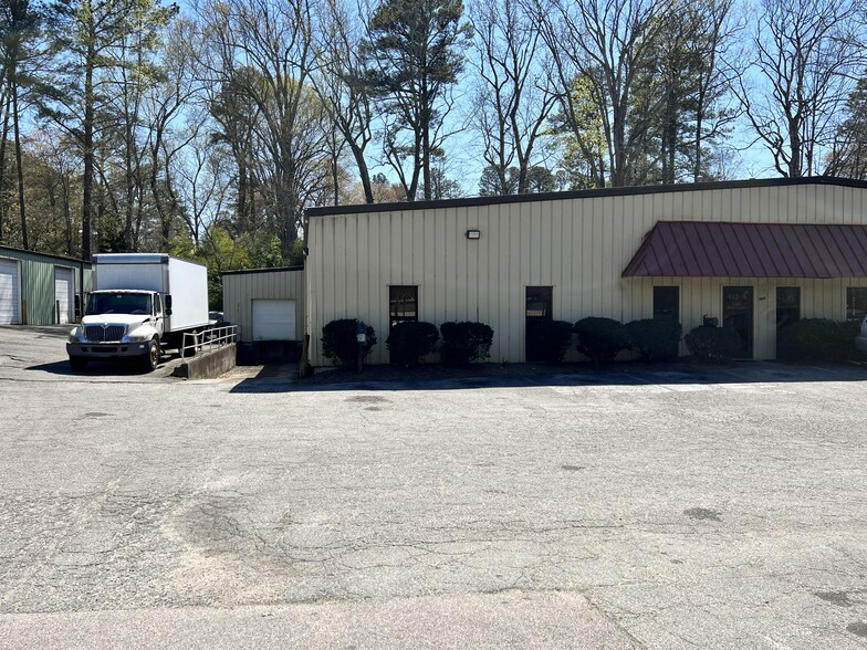 413 W Chatham St, Cary, NC for sale - Building Photo - Image 1 of 1