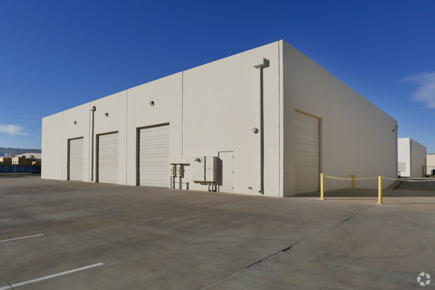 3640 E Roeser Rd, Phoenix, AZ for lease - Building Photo - Image 3 of 5