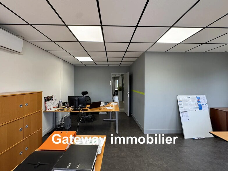 Office in Clermont-Ferrand for lease - Building Photo - Image 2 of 13