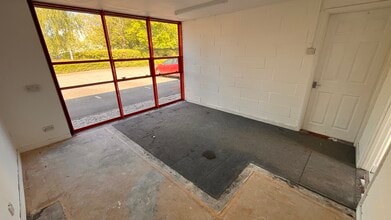 37-42 Saffron Ct, Basildon for lease Interior Photo- Image 2 of 4