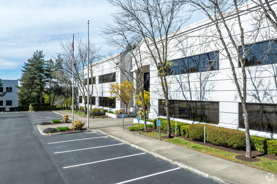 18578 NE 67th Ct, Redmond, WA for lease - Building Photo - Image 2 of 5