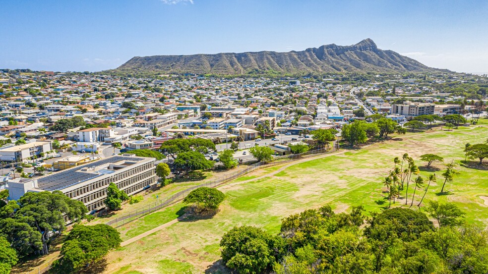 614 Kapahulu Ave, Honolulu, HI for lease - Aerial - Image 1 of 18