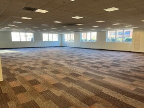 71-121 Loring Ave, Salem, MA for lease Interior Photo- Image 2 of 13