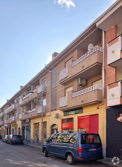 Calle Jacinto Benavente, 5, Villanueva de la Cañada, Madrid for sale - Building Photo - Image 2 of 2