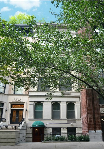 23 W 69th St, New York, NY for sale - Building Photo - Image 2 of 5