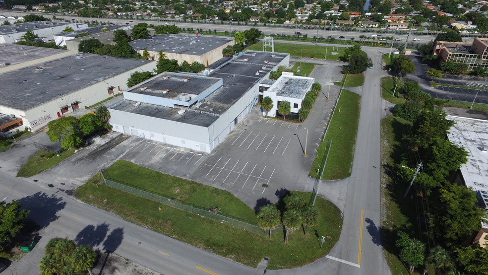 16500 NW 52nd Ave, Miami Lakes, FL for sale - Building Photo - Image 1 of 1