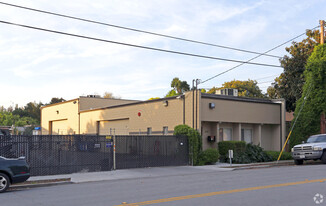 NEWHALL - WAREHOUSES/OFFICES/YARD - Warehouse