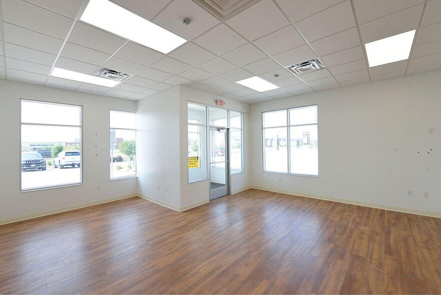 3630-3650 Veterans Blvd S, Fargo, ND for lease - Interior Photo - Image 3 of 14