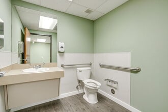 1340 S main St, Grapevine, TX for lease Interior Photo- Image 2 of 5